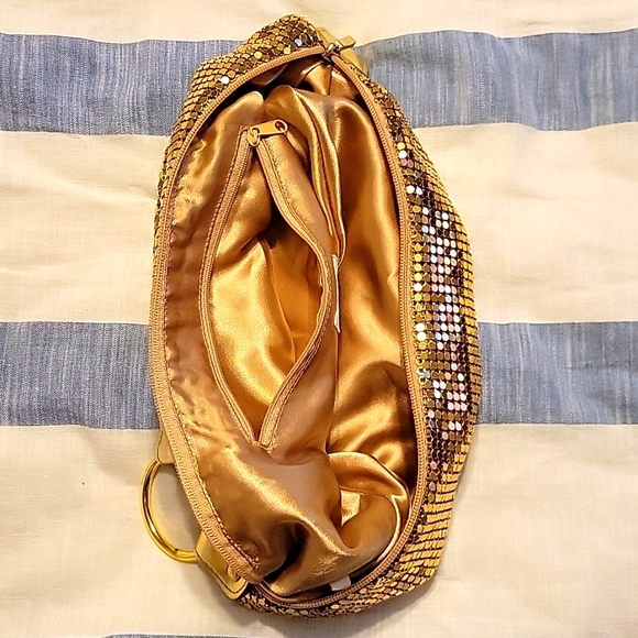Gold Purse - Picture 2 of 4